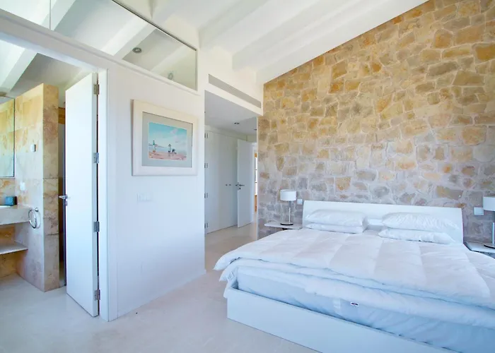 Mansion Bahia Вілла Польєнса